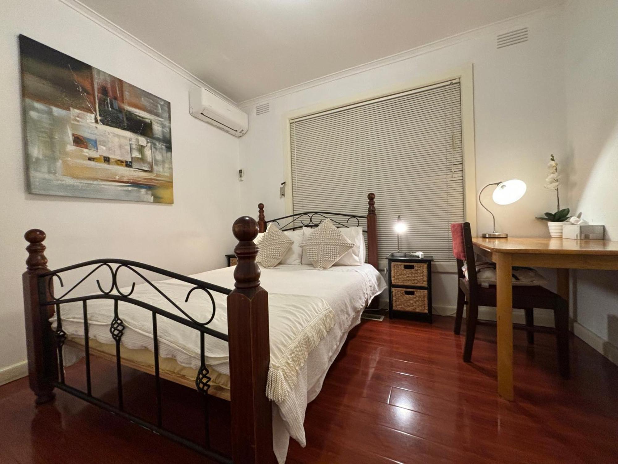 Sunny House - Melbourne Airport Home — Photos 2